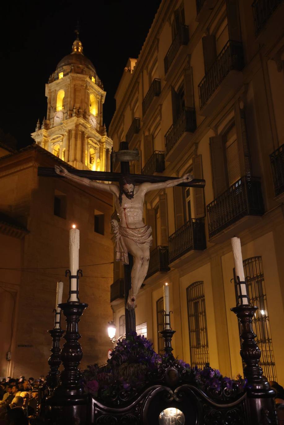 El Cristo de Ánimas de Ciegos preside el Vía crucis oficial de la Agrupación de Cofradías de Málaga