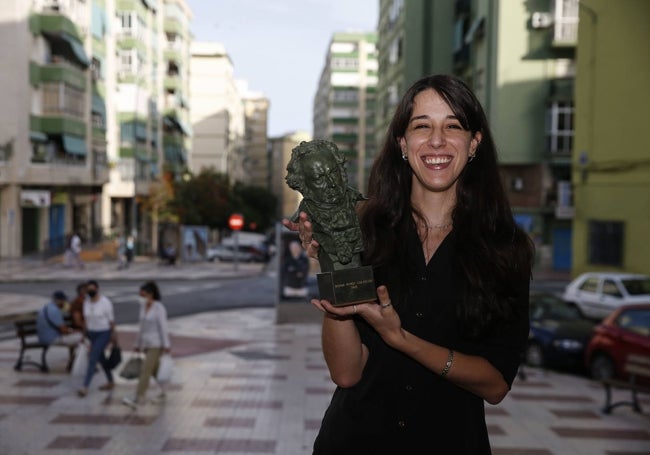 La guionista malagueña Marina Parés, con el Goya por 'Ane', ha adaptado la novela de Txani Rodríguez.