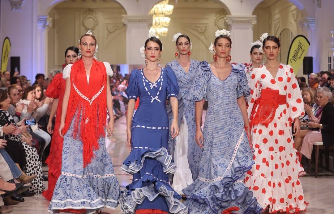 La pasarela de moda flamenca Con 2 lunares, en imágenes