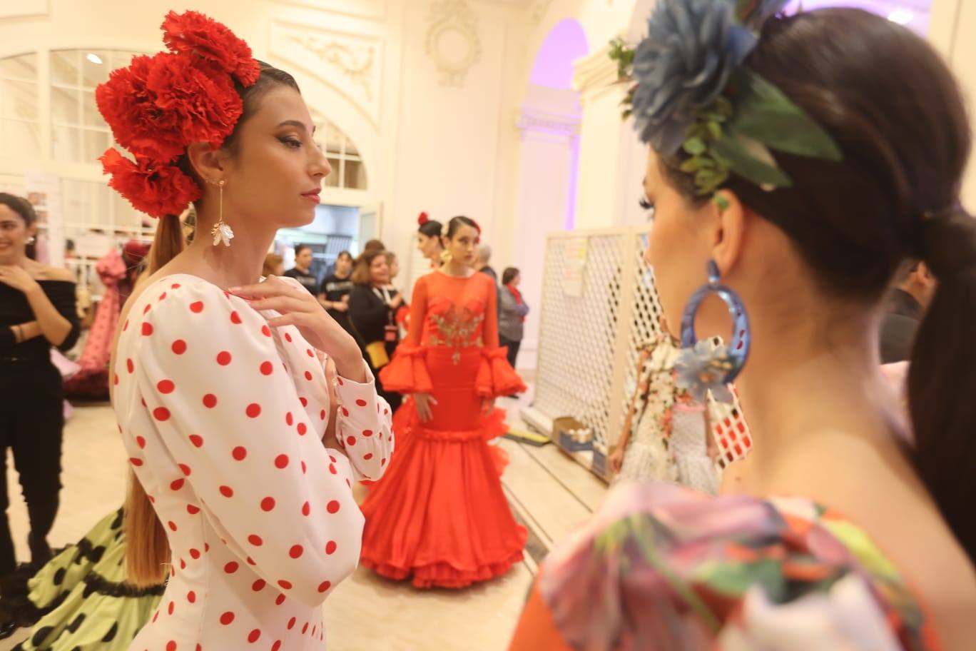 La pasarela de moda flamenca Con 2 lunares, en imágenes