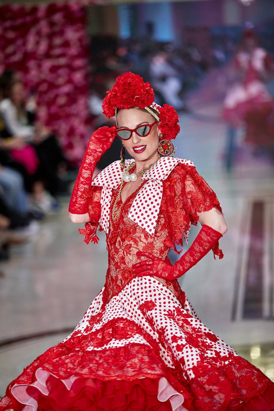 La pasarela de moda flamenca Con 2 lunares, en imágenes