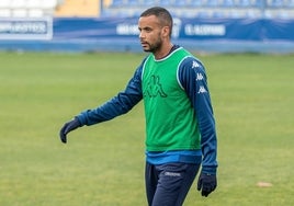 Pablo Ganet, en un entrenamiento con el Alcoyano.