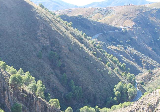 El puente del Saltillo permite salvar la garganta situada sobre el río Almanchares