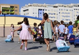 Escolares, en su primer día de colegio de este curso.