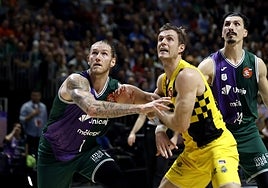 Osetkowski, Doornekamp y Djedovic, en el choque de hace una semana en la Copa del Rey.