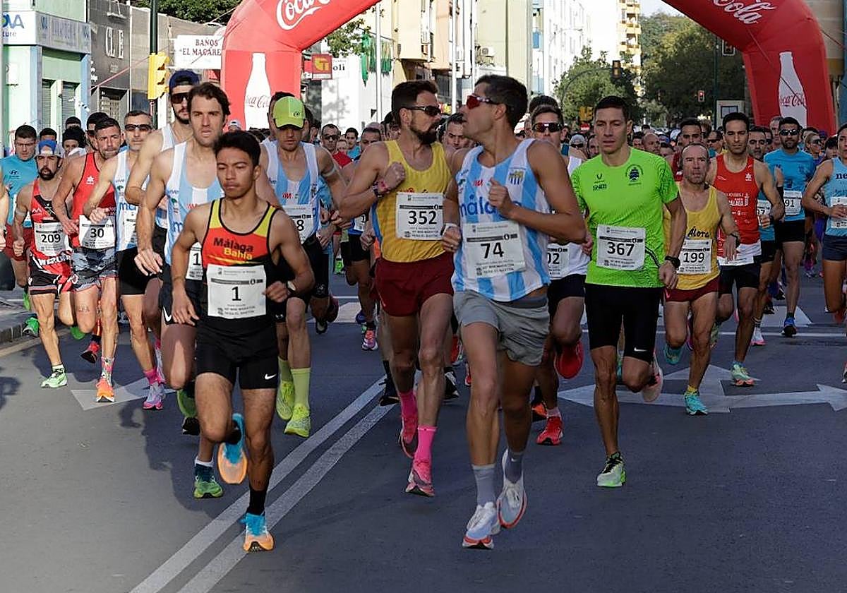 Imagen de la salida de la Mini Maratón Peña El Bastón 2024.