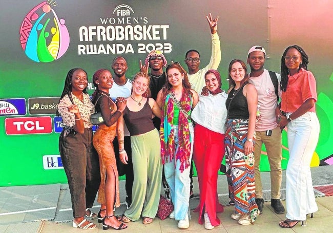 Imágenes de Candelaria Carletti, durante su voluntariado de varios meses en Ruanda gracias a la asociación AIESEC y el programa de la Universidad de Málaga