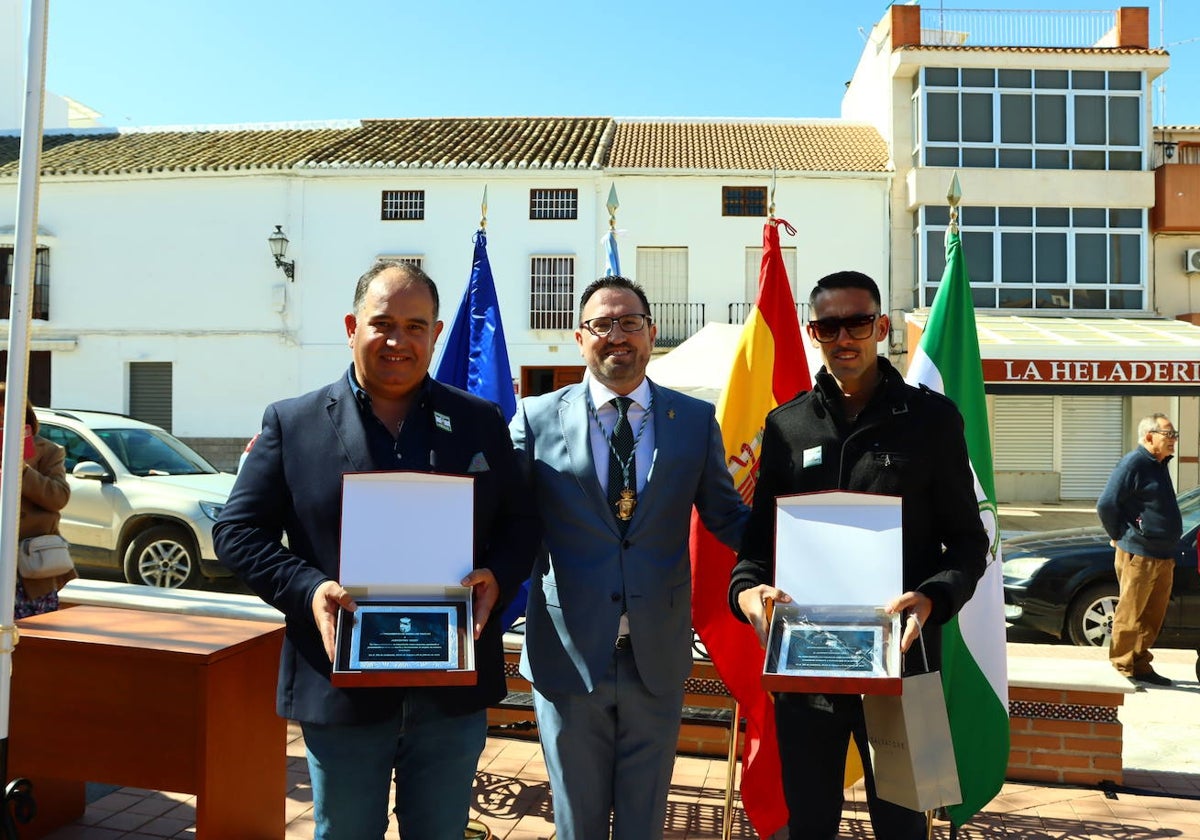 Antonio Pérez, Miguel Ángel Sánchez y Alfonso Sánchez durante el homenaje.