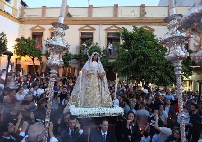 La Virgen del Rocío, en su traslado desde San Lázaro hasta la casa hermandad.