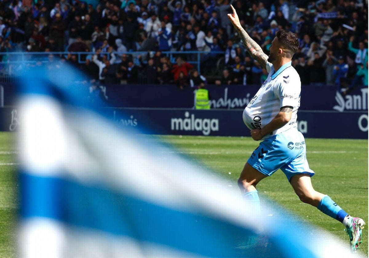 Dioni celebra el gol conseguido de penalti.