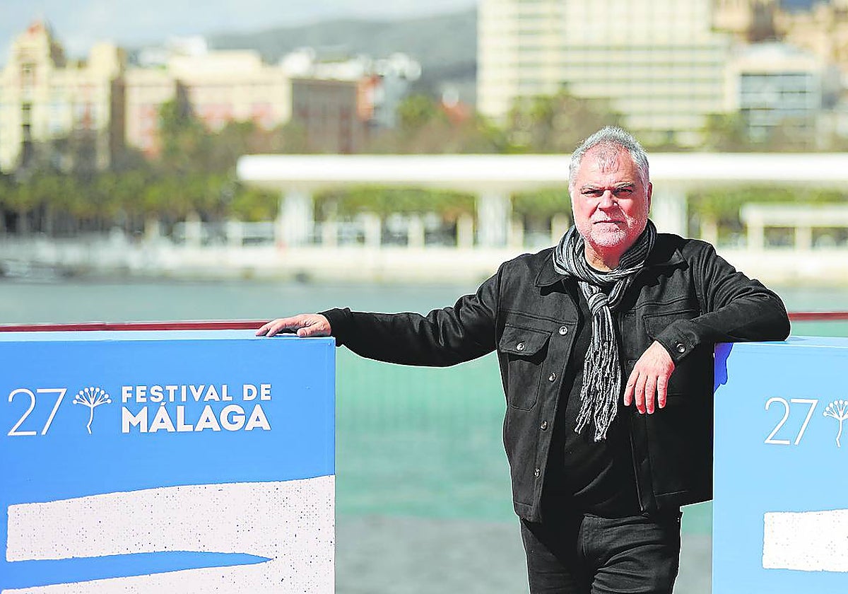 Benito Zambrano posa en el 'photocall' del Muelle Uno.