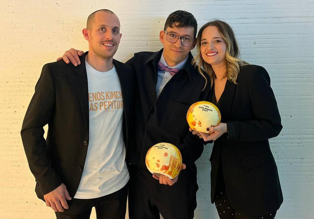 Diego Aguilar, Pablo Berzosa y Cristina Cánovas, tras la gala.