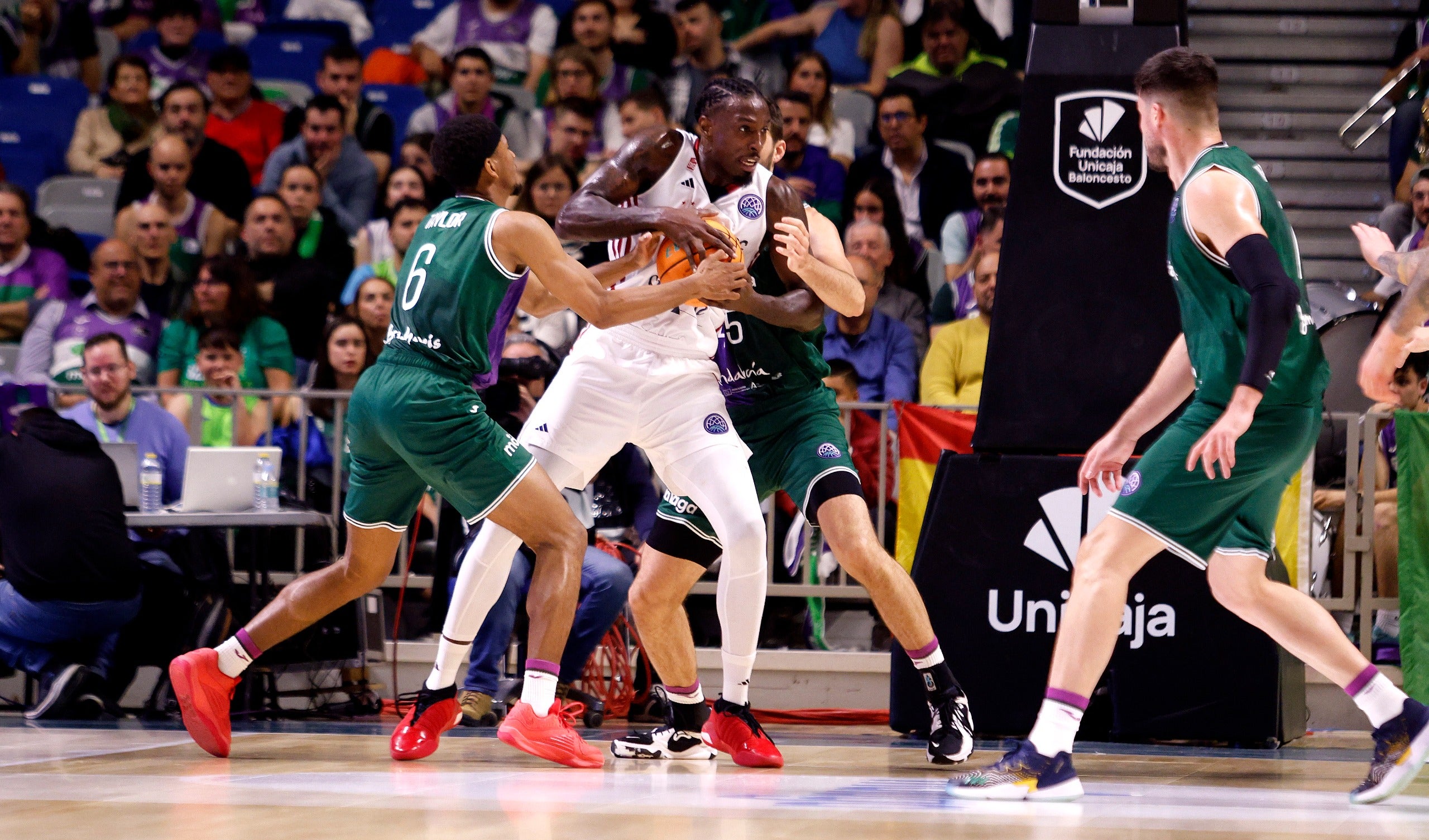 Las mejores imágenes del Unicaja-SIG Basket Estrasburgo