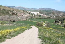 Esta ruta circular de Serrato ofrece paisajes muy distintos