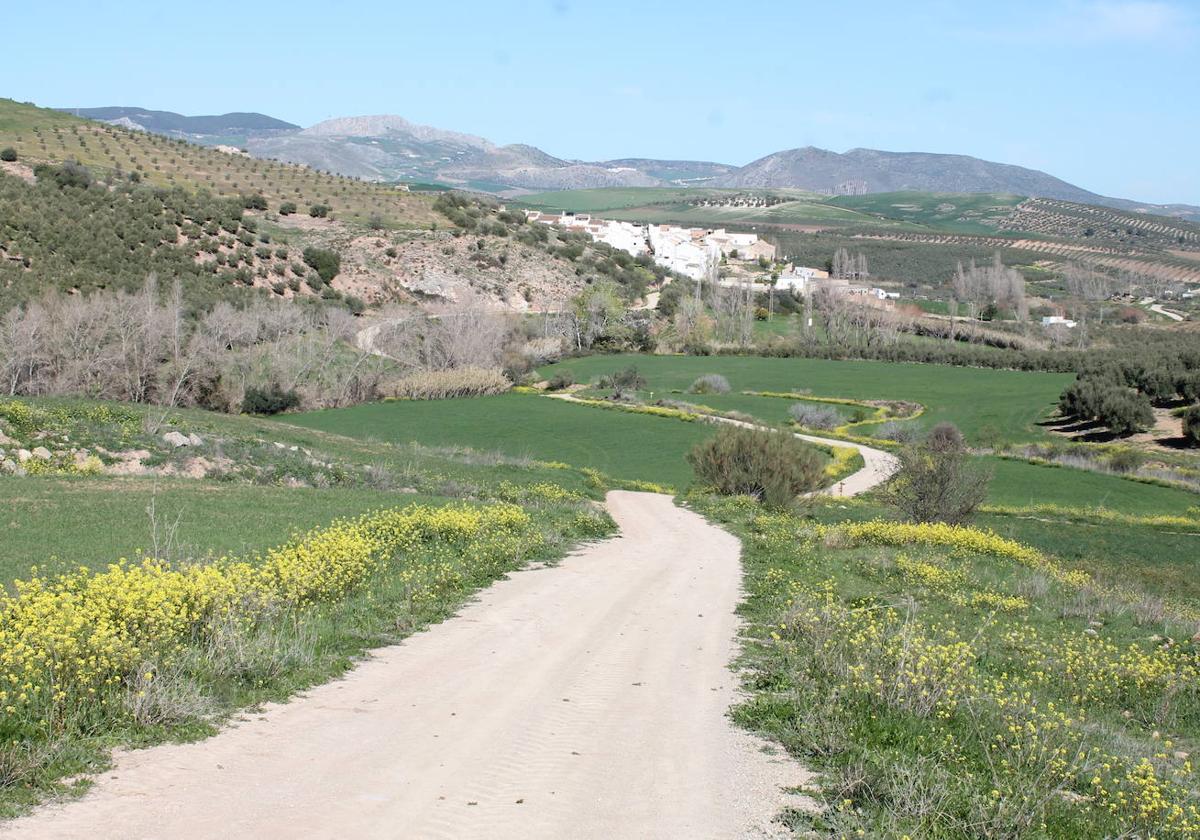 Esta ruta circular de Serrato ofrece paisajes muy distintos