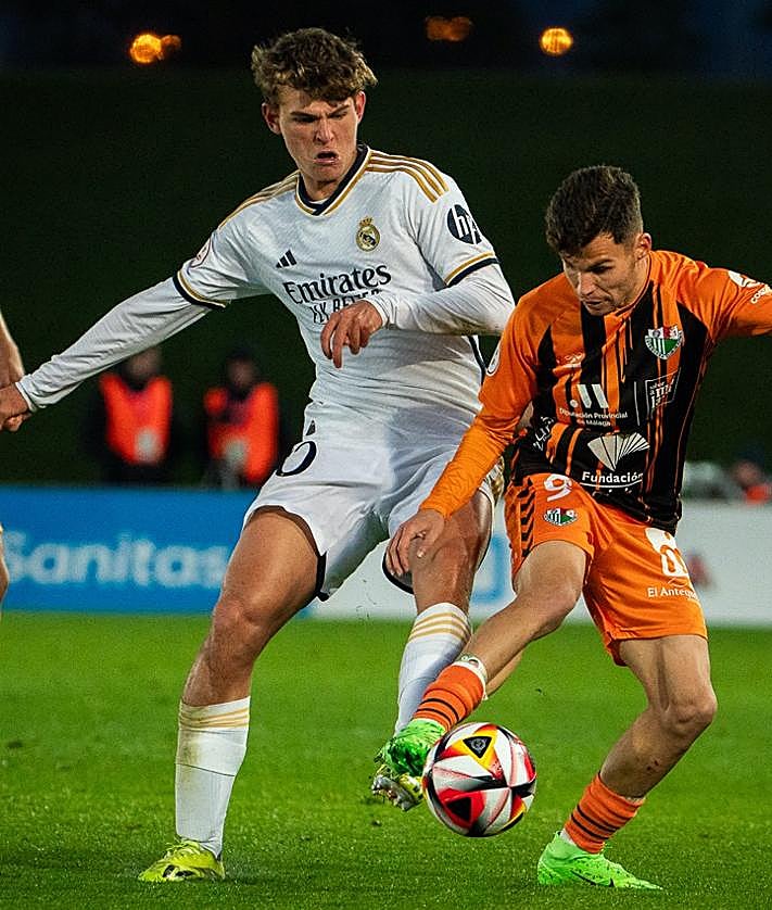 Imagen secundaria 2 - Más fotos del partido.