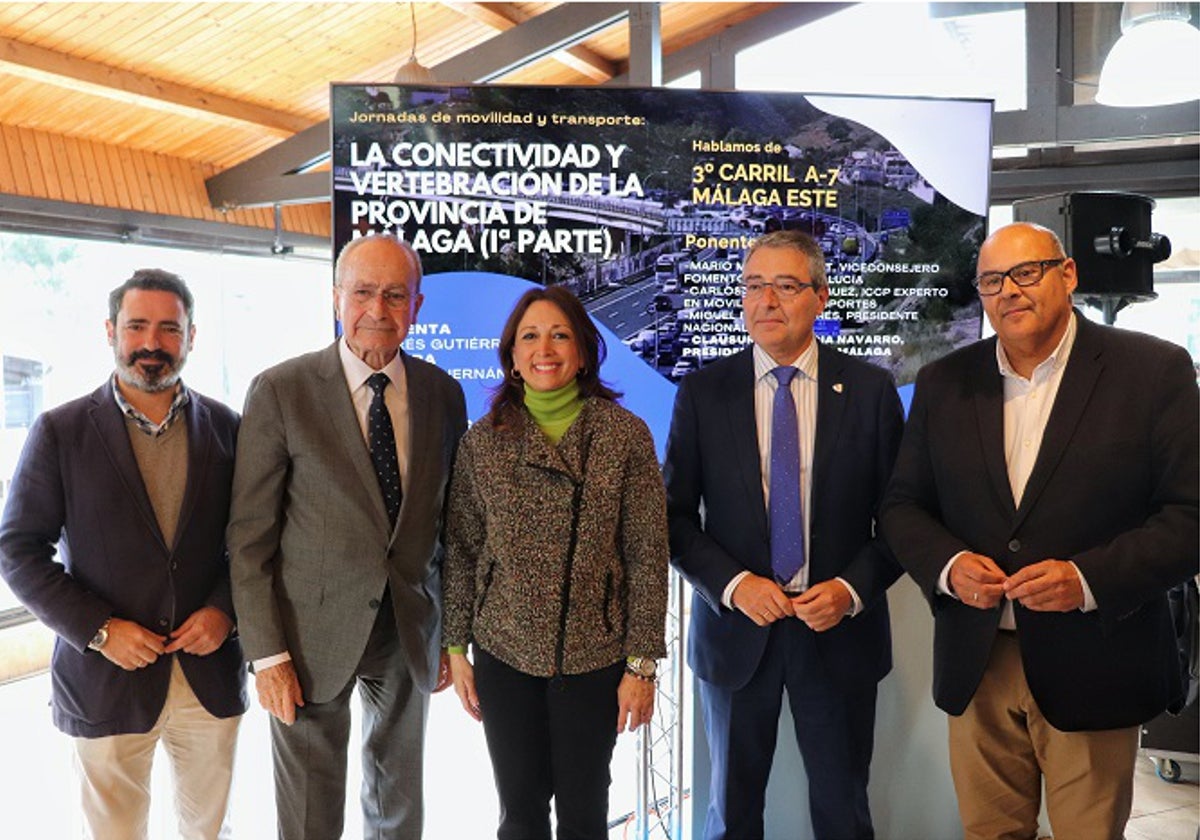 Carmona, De la Torre, Navarro, Salado y Lupiáñez, en el foro de movilidad organizado por el PP.