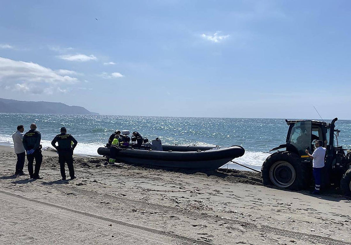Narcolancha en la costa malagueña.