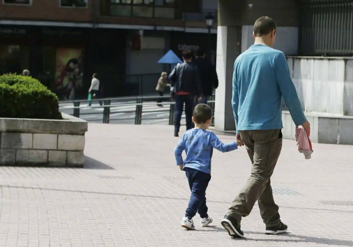 La Seguridad Social avisa que las empresas tienen que cotizar por el trabajador durante el permiso parental de ocho semanas