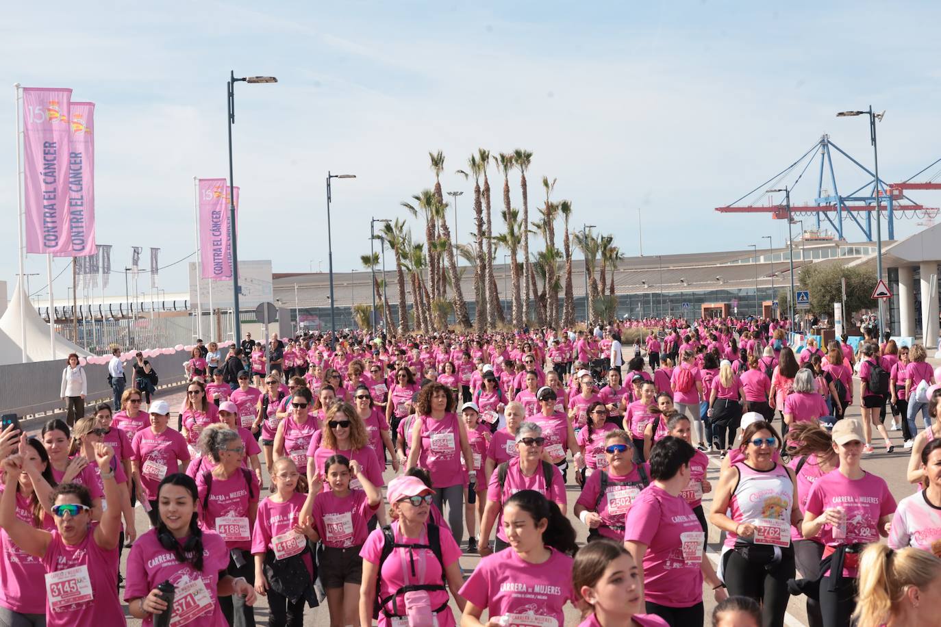 Las mejores imágenes de la Carrera de la Mujer Málaga 2024