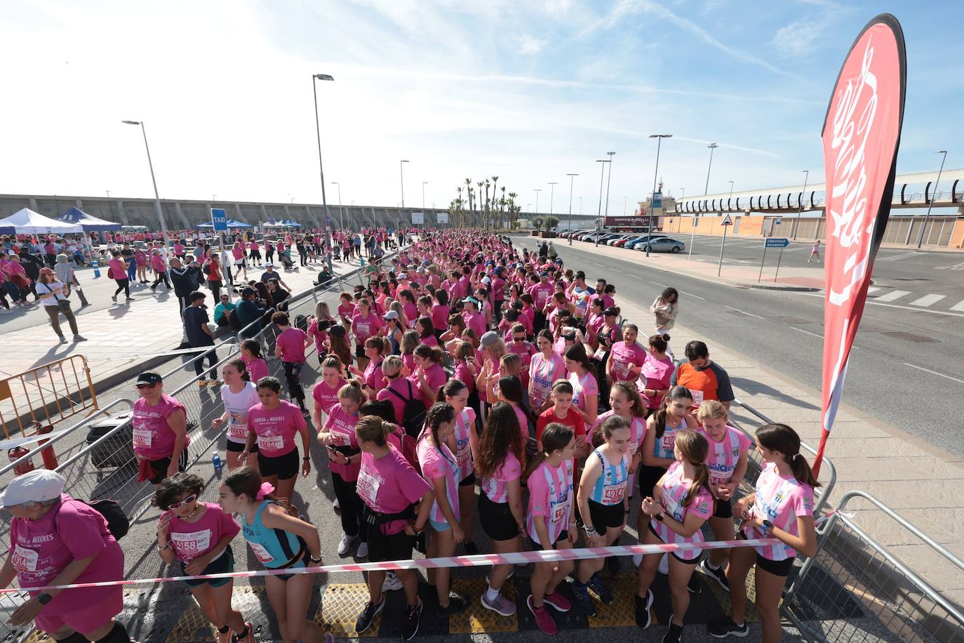 Las mejores imágenes de la Carrera de la Mujer Málaga 2024