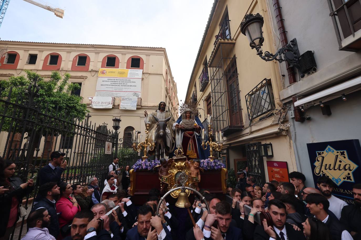 Traslado de Nuestro Padre Jesús a su Entrada en Jerusalén, María Santísima del Amparo y San Juan Evangelista (Pollinica).