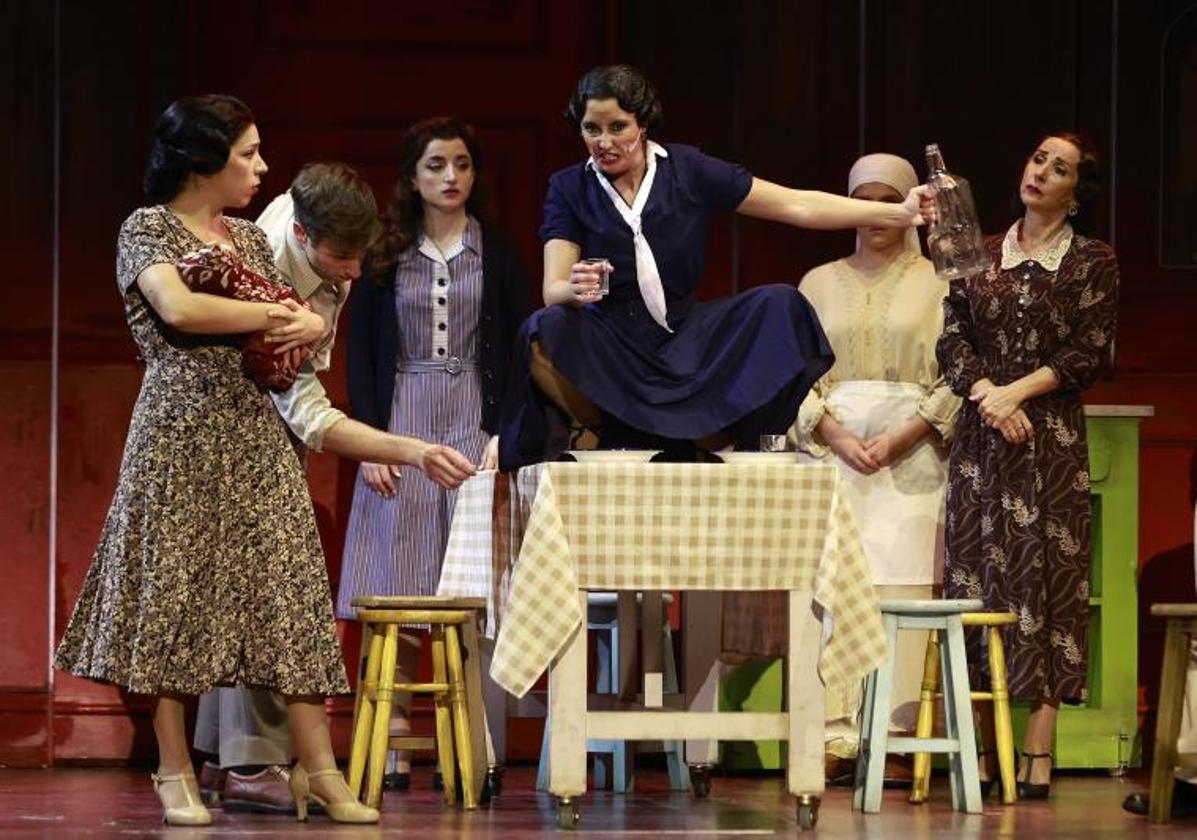 Una de las escenas del musical en el Teatro Cervantes.