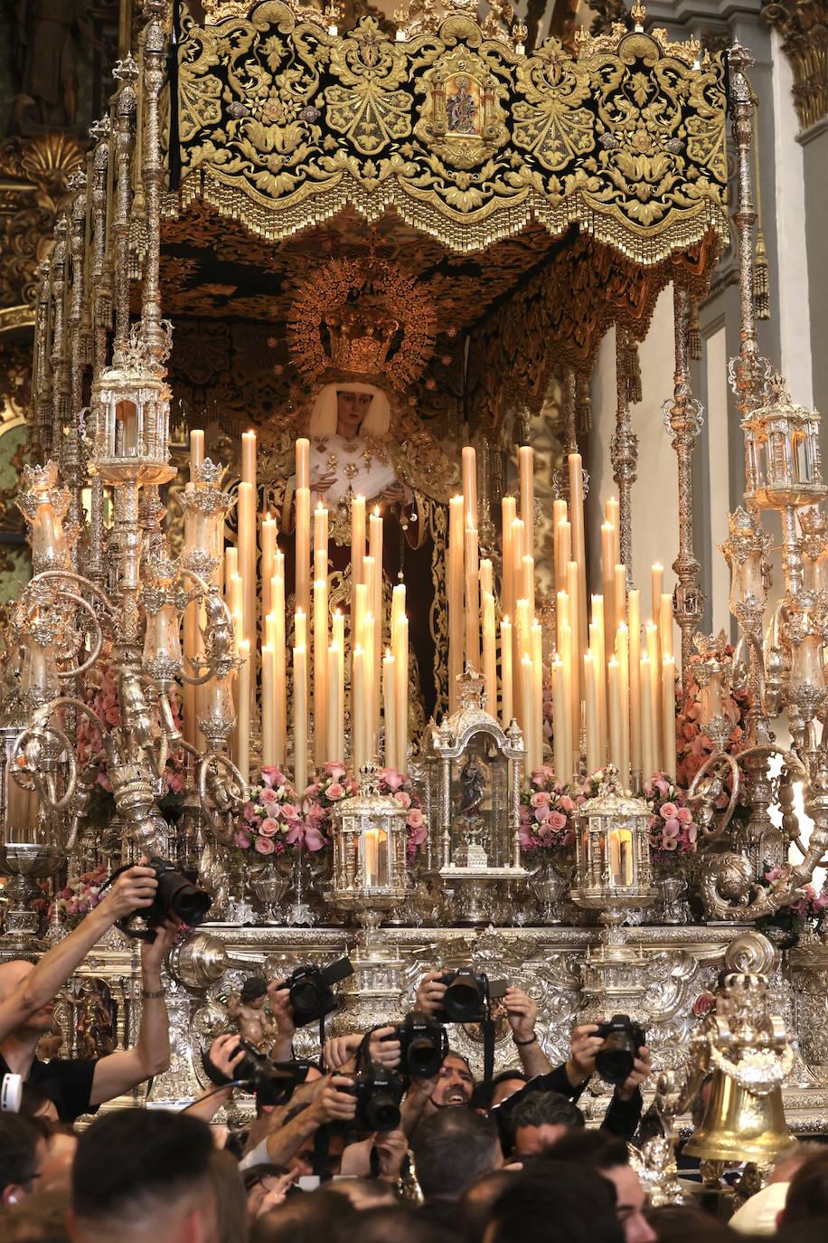 Lágrimas y Favores no sale este Domingo de Ramos