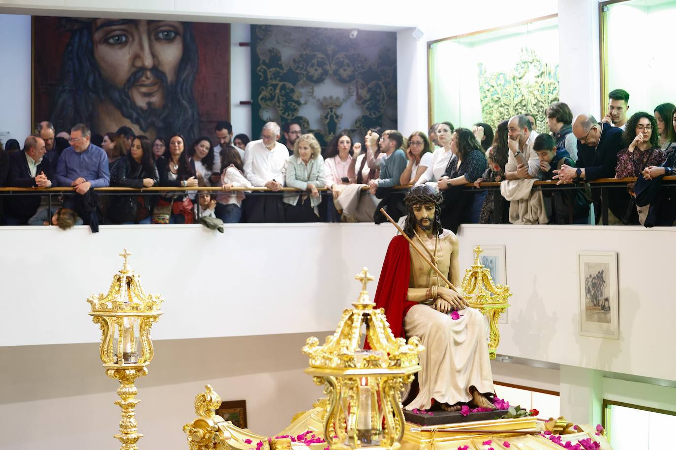 Hermandad del Santo Cristo Coronado de Espinas y Nuestra Señora de Gracia y Esperanza (Cofradía de Estudiantes).