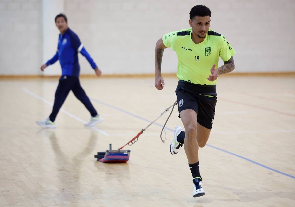 Leandrinho, entrenándose en Moclinejo.