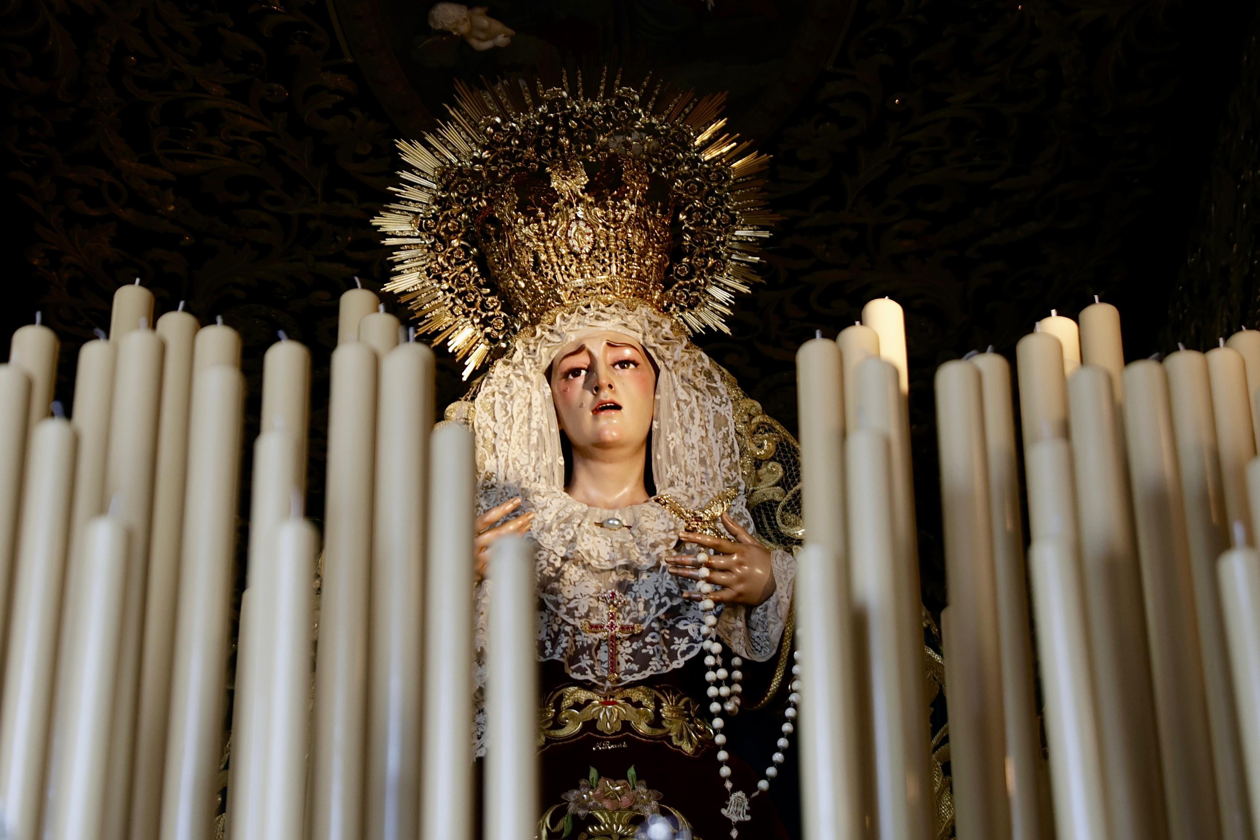 Ofrenda floral a la Virgen de las Penas. Martes Santo de Málaga