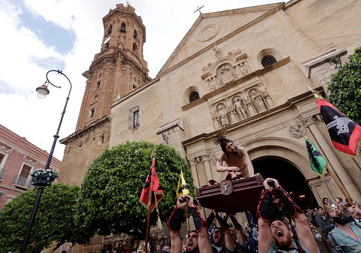 El Señor del Mayor Dolor sí pudo trasladarse por las calles anexas al templo, pero no luego en procesión por la noche