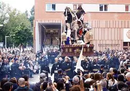 Directo | Monte Calvario y Descendimiento abrea un Viernes Santo en el que también saldrá el Amor