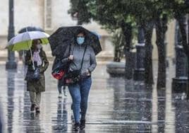 La borrasca Nelson continúa azotando Andalucía este Viernes Santo y activa el aviso amarillo