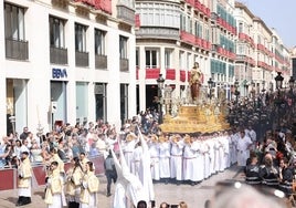 El Cristo Resucitado, por Larios, en su procesión del pasado año.