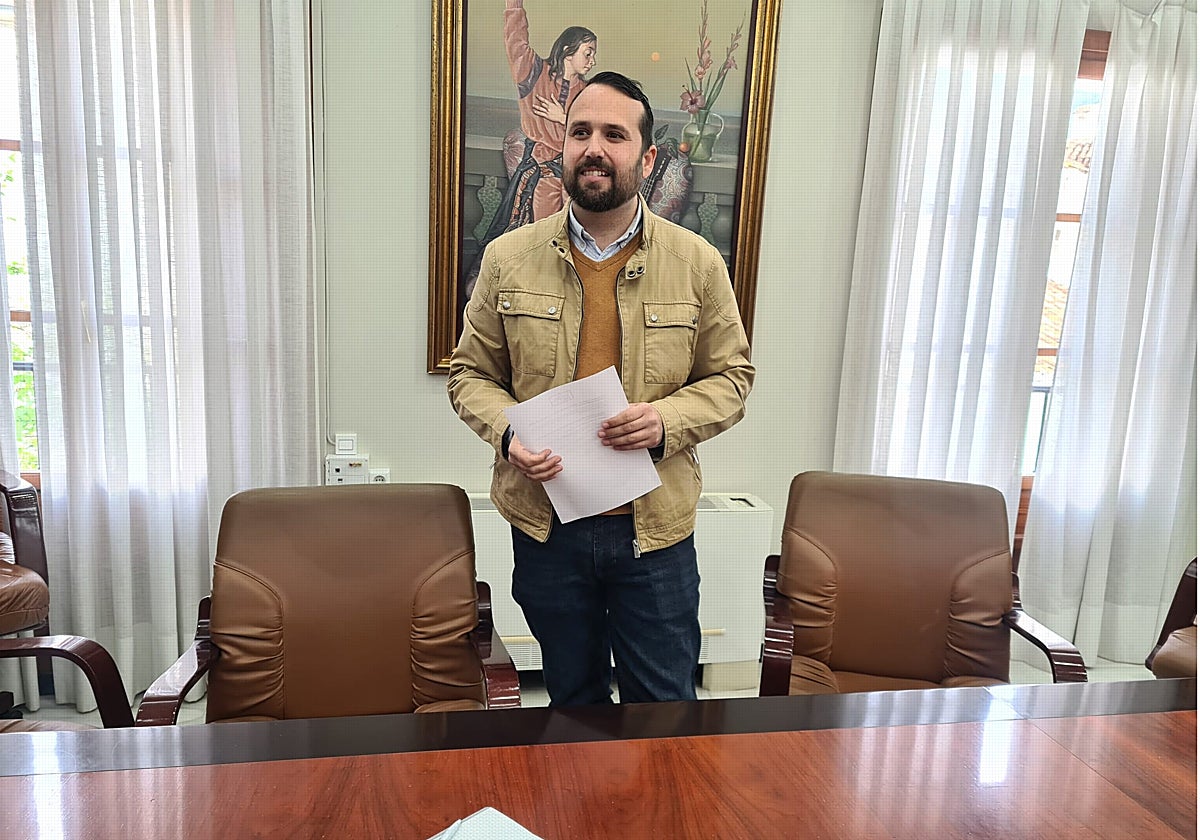 El concejal de Aguas, Juan Olea, tras la rueda de prensa para hacer balance de la situación de sequía en el municipio.