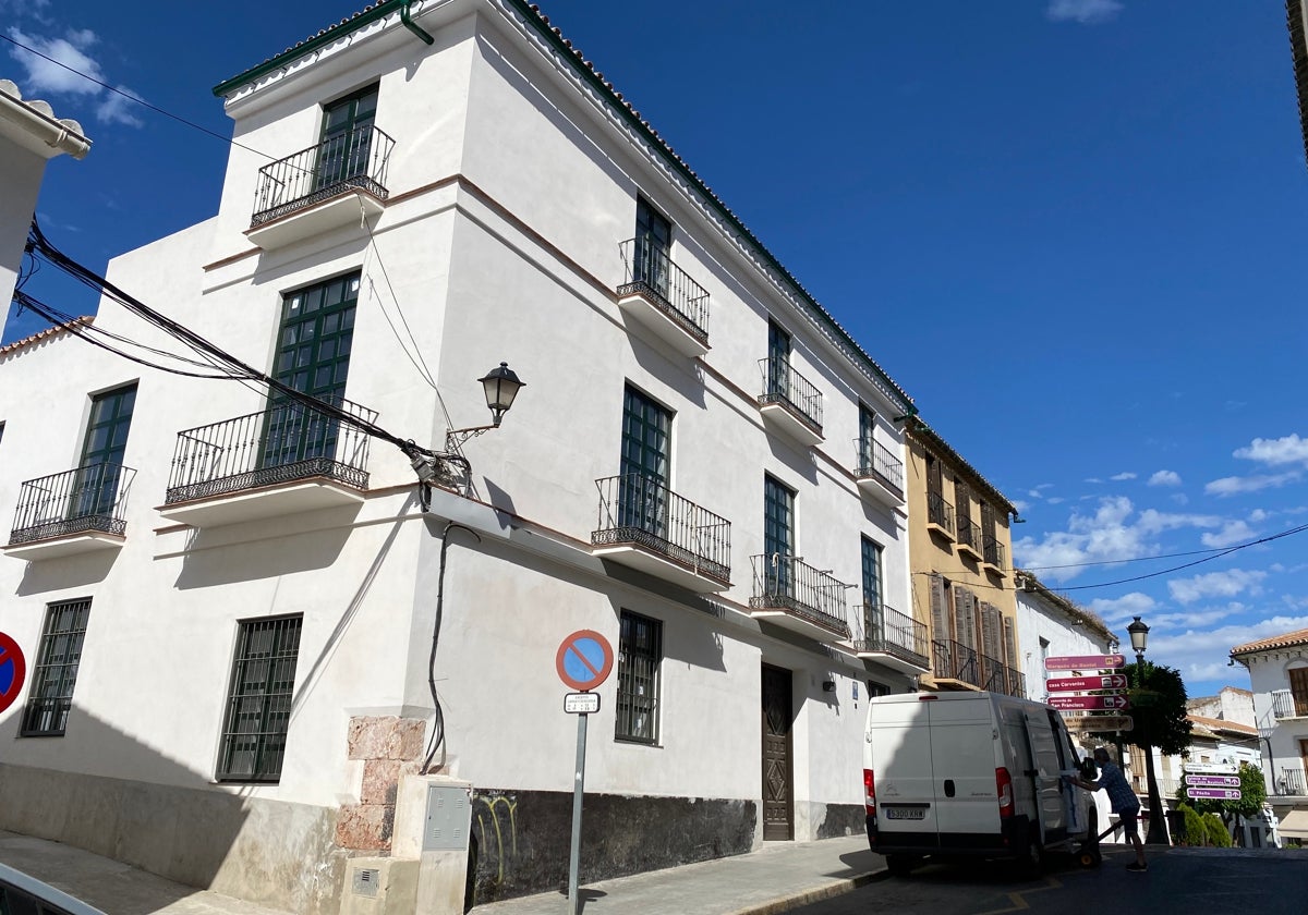 Imagen del edificio rehabilitado en la confluencia de la calles Lope de Vega con Joaquín Lobato.