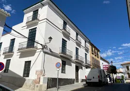 Imagen del edificio rehabilitado en la confluencia de la calles Lope de Vega con Joaquín Lobato.