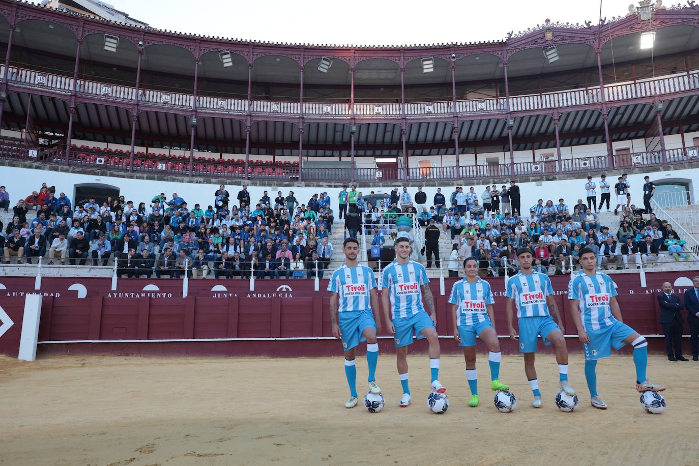 Presentación de la camiseta del Málaga para su 120 aniversario