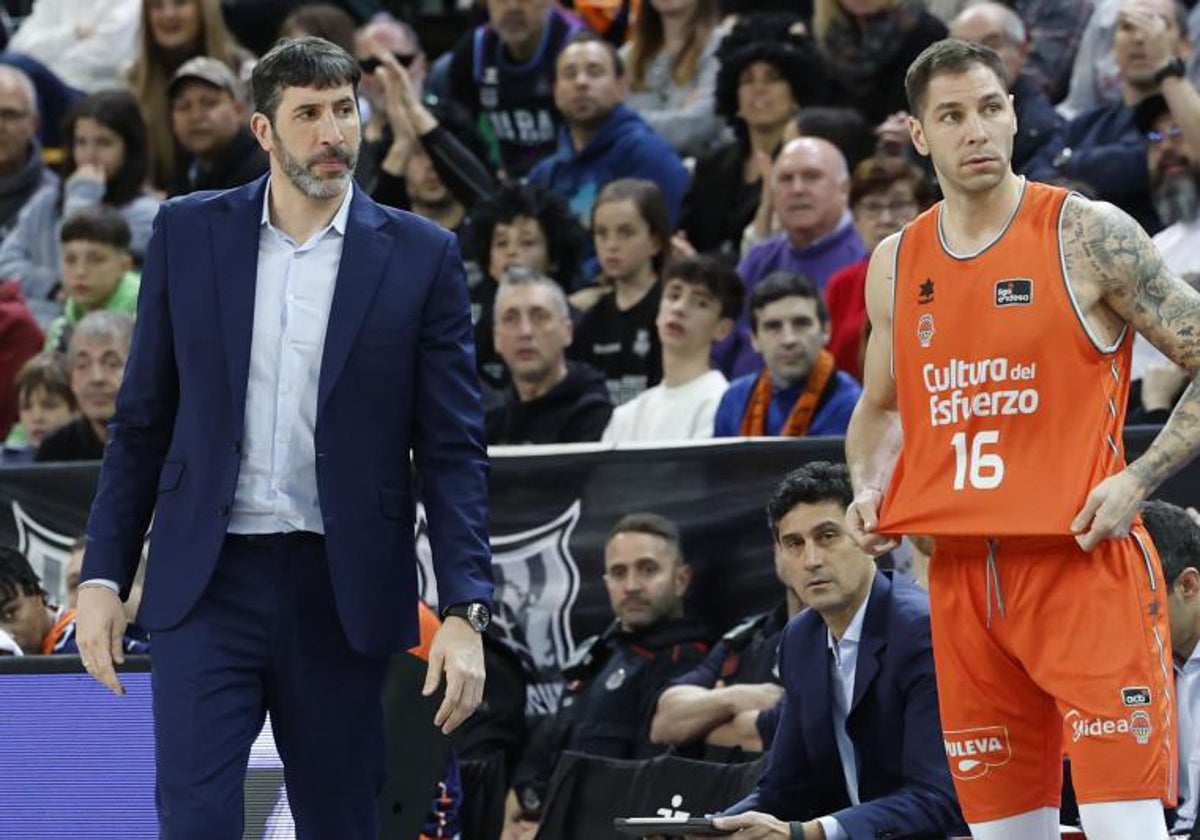 Mumbrú ya no es entrenador del Valencia.