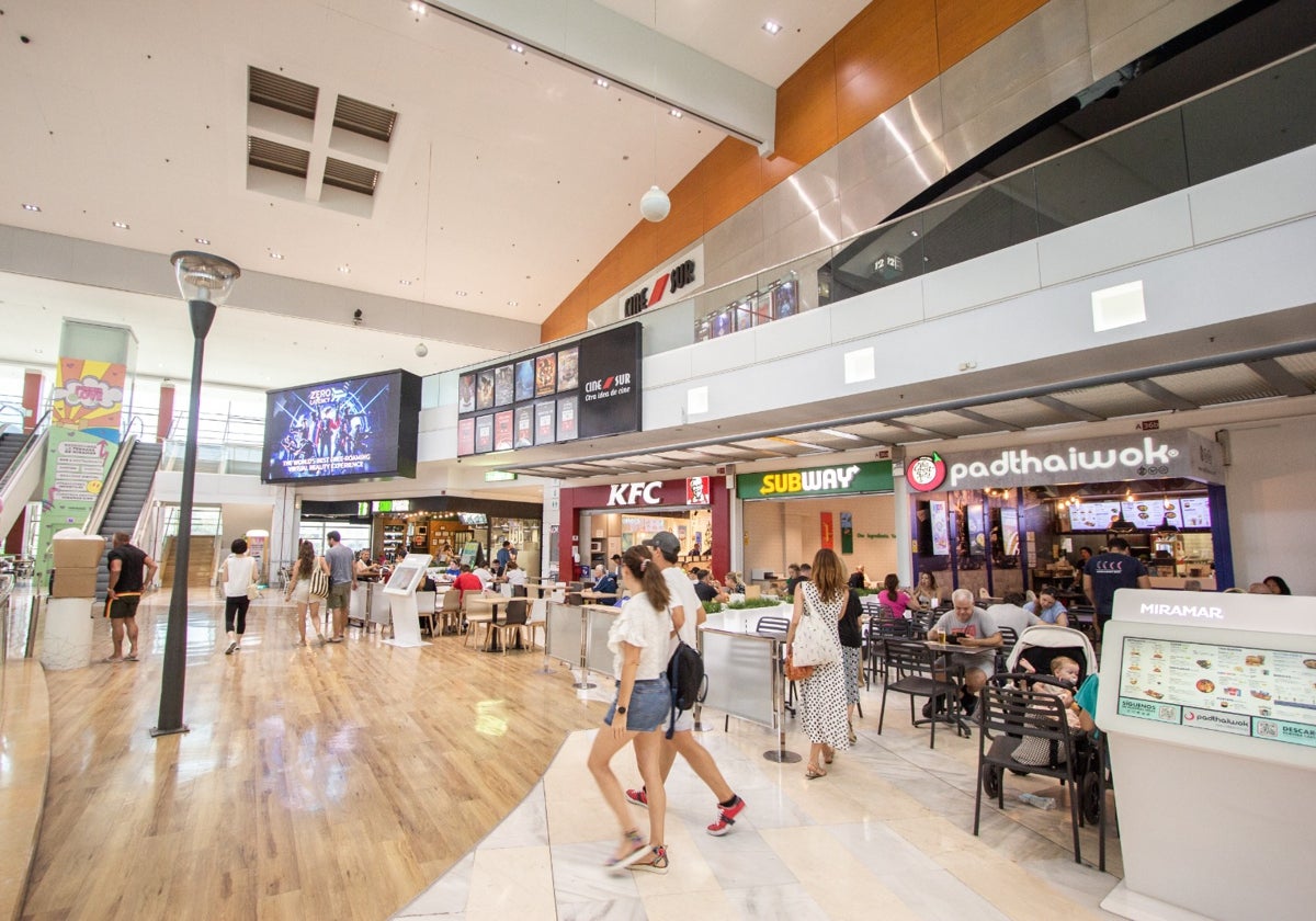 Vista del interior de las instalaciones del centro comercial.