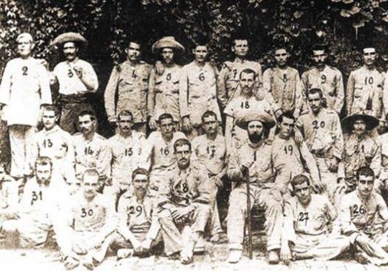 Los supervivientes del asedio en Filipinas, el número 17 es Juan Chamizo.