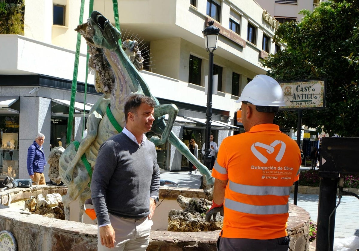 Restauran la icónica 'Fuente del Caballo' de Marbella a punto de cumplir los 40 años