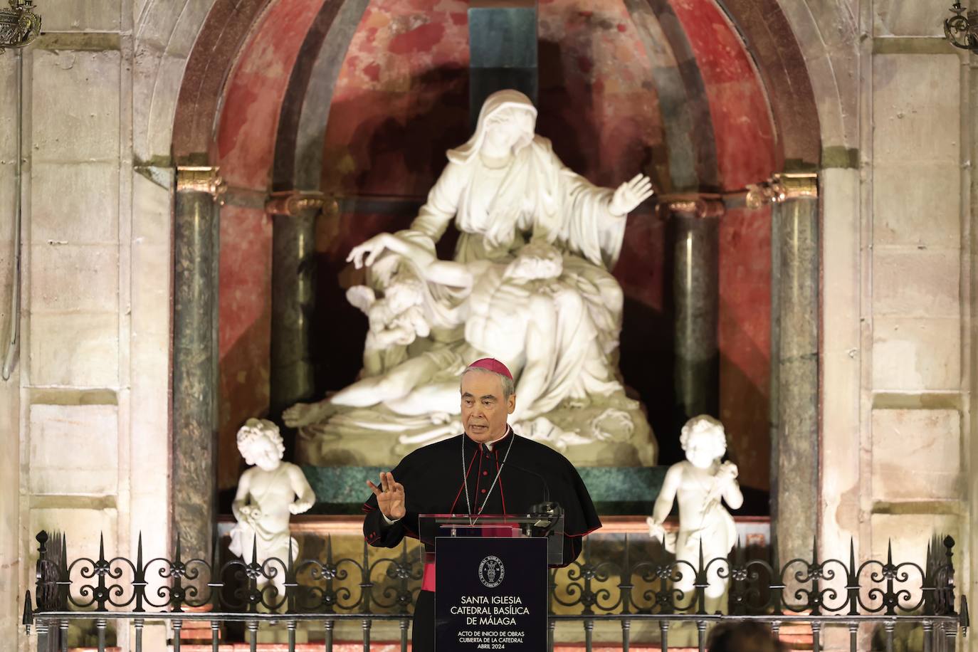 Málaga retoma la obra de su Catedral