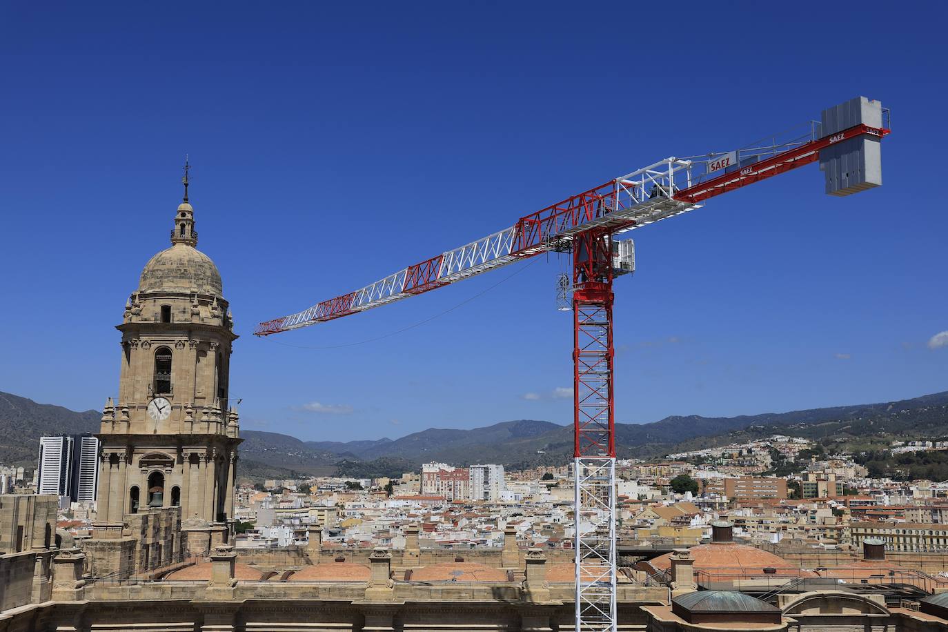 Málaga retoma la obra de su Catedral