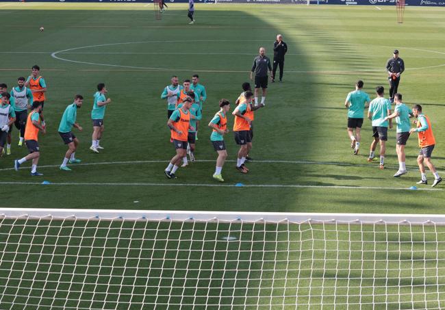 El Málaga se entrena en La Rosaleda.