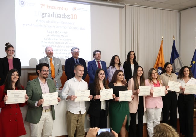 Los 10graduaxs10 del doble grado en Economía y Administración y Dirección de Empresas.