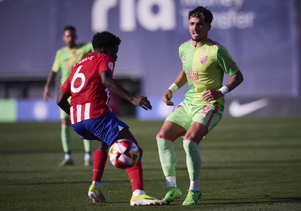 Kevin recibe un golpe en una acción frente al Atlético B.