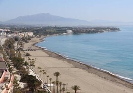 La playa de La Rada de Estepona, vista desde el Mirador de El Carmen.