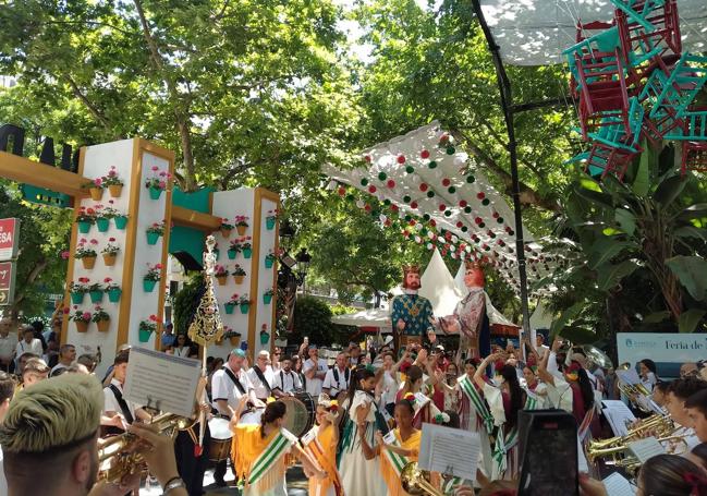 Ambiente de la feria de día en Marbella.